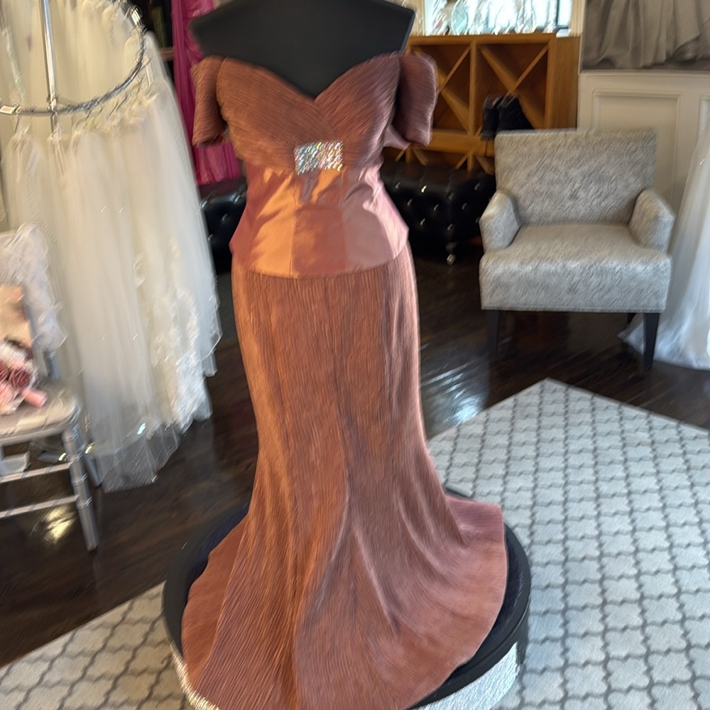 Daymor Couture - Picture 3 of 4